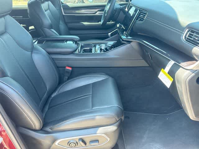 Thumbnail: 2024 Jeep Wagoneer - 22