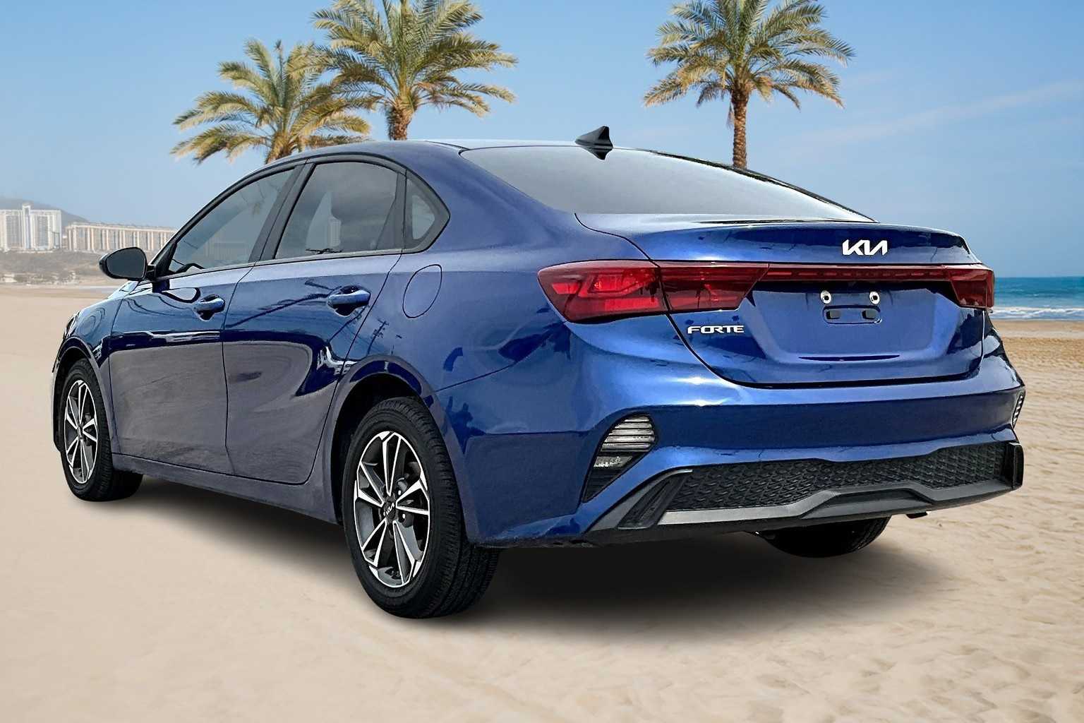 Thumbnail: 2022 Kia Forte - 4