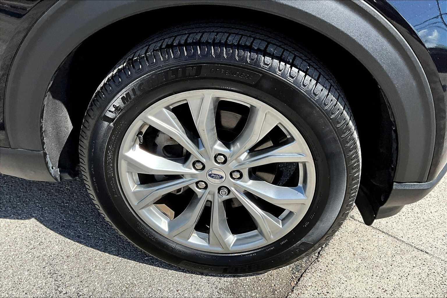 Thumbnail: 2023 Ford Explorer - 32