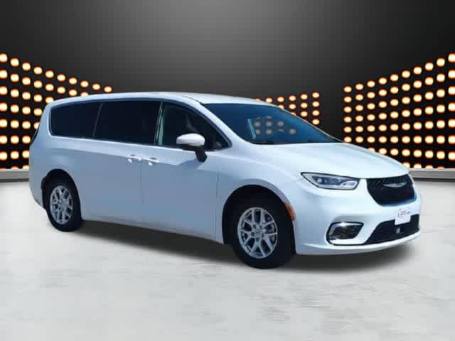 Thumbnail: 2023 Chrysler Pacifica - 2