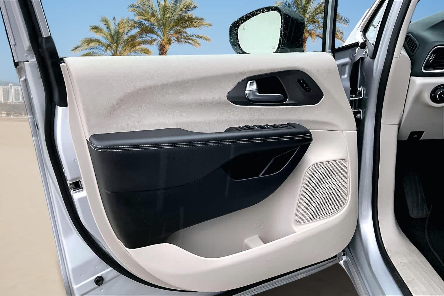 Thumbnail: 2024 Chrysler Pacifica - 27