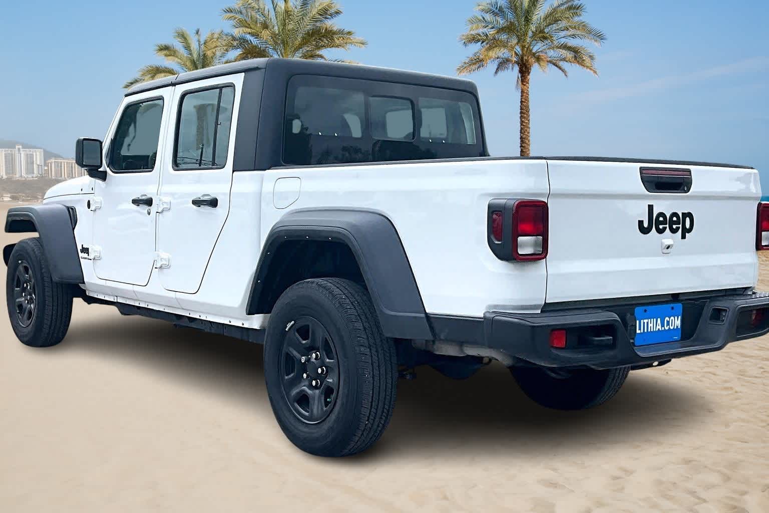 Thumbnail: 2023 Jeep Gladiator - 4