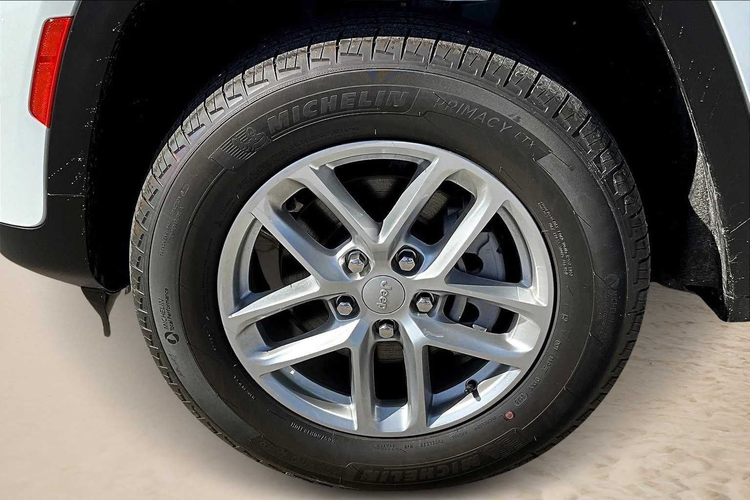 Thumbnail: 2025 Jeep Grand Cherokee - 8