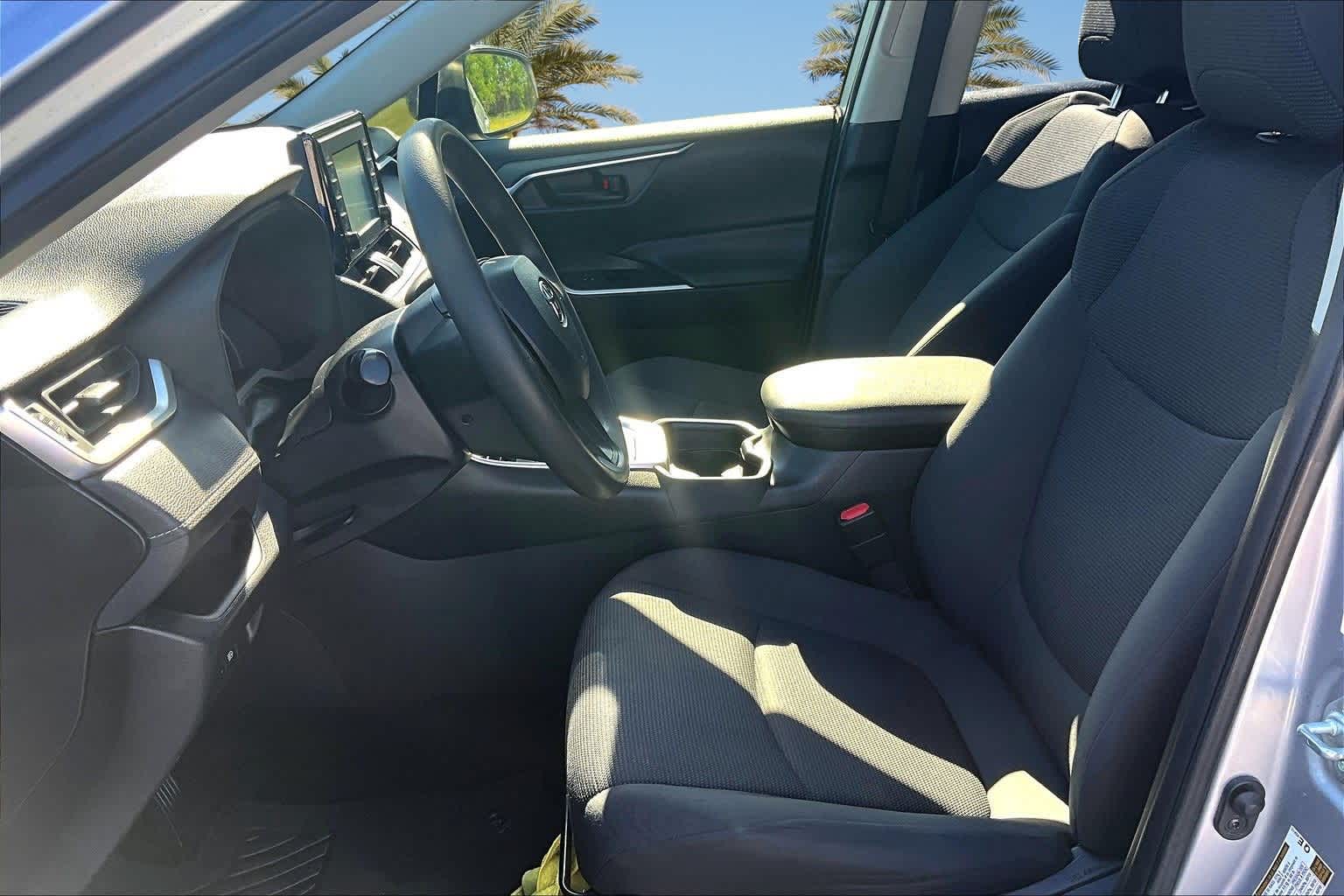 Thumbnail: 2019 Toyota RAV4 - 10