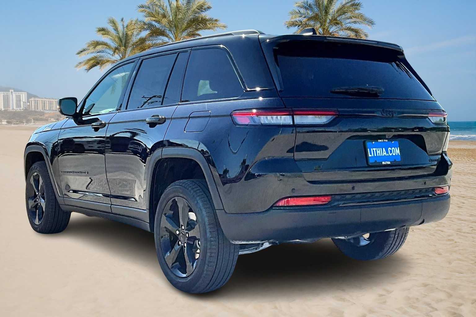 Thumbnail: 2025 Jeep Grand Cherokee - 4