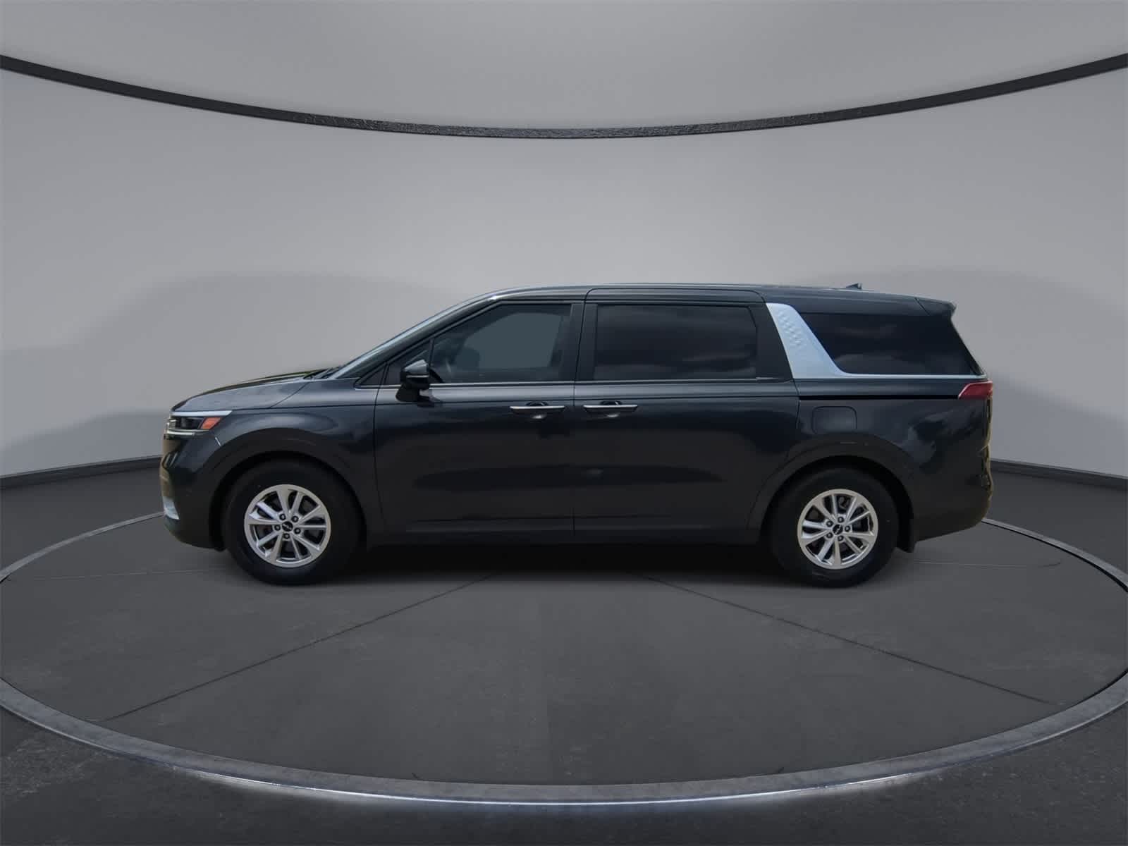 Thumbnail: 2023 Kia Carnival - 5