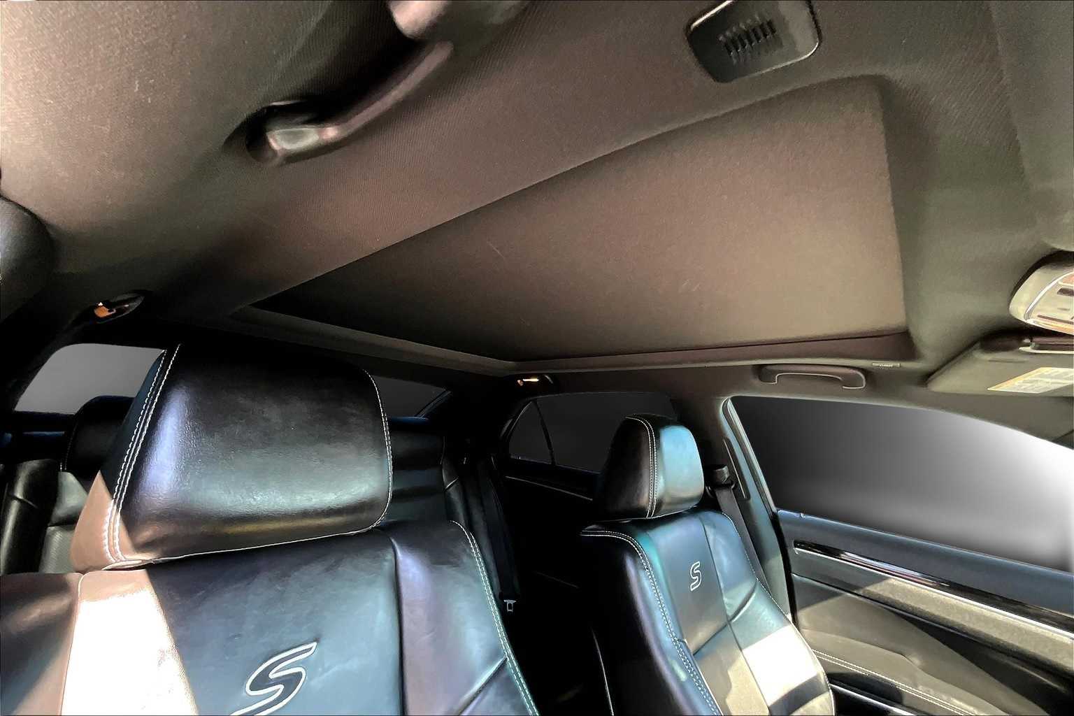 Thumbnail: 2023 Chrysler 300 - 29