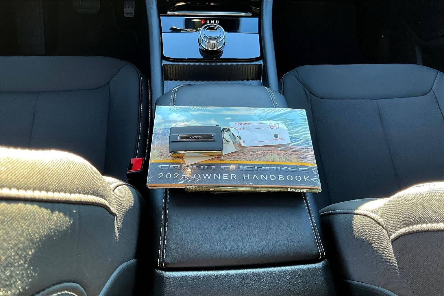 Thumbnail: 2025 Jeep Grand Cherokee - 19