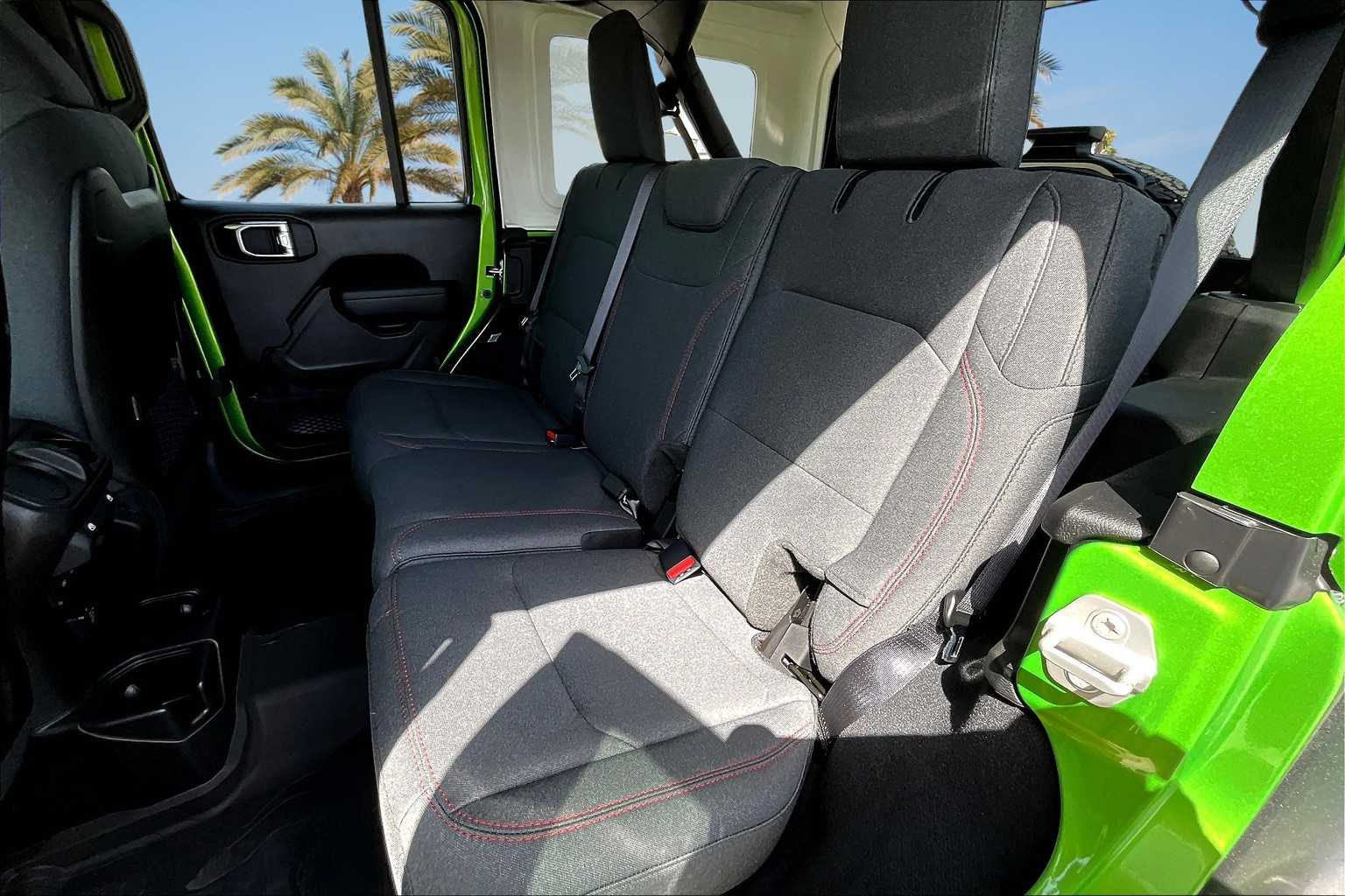 2025 Jeep Wrangler 4-Door Rubicon - Photo 13