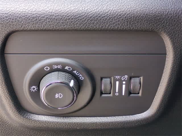 2025 Jeep Grand Cherokee Limited Edition 18