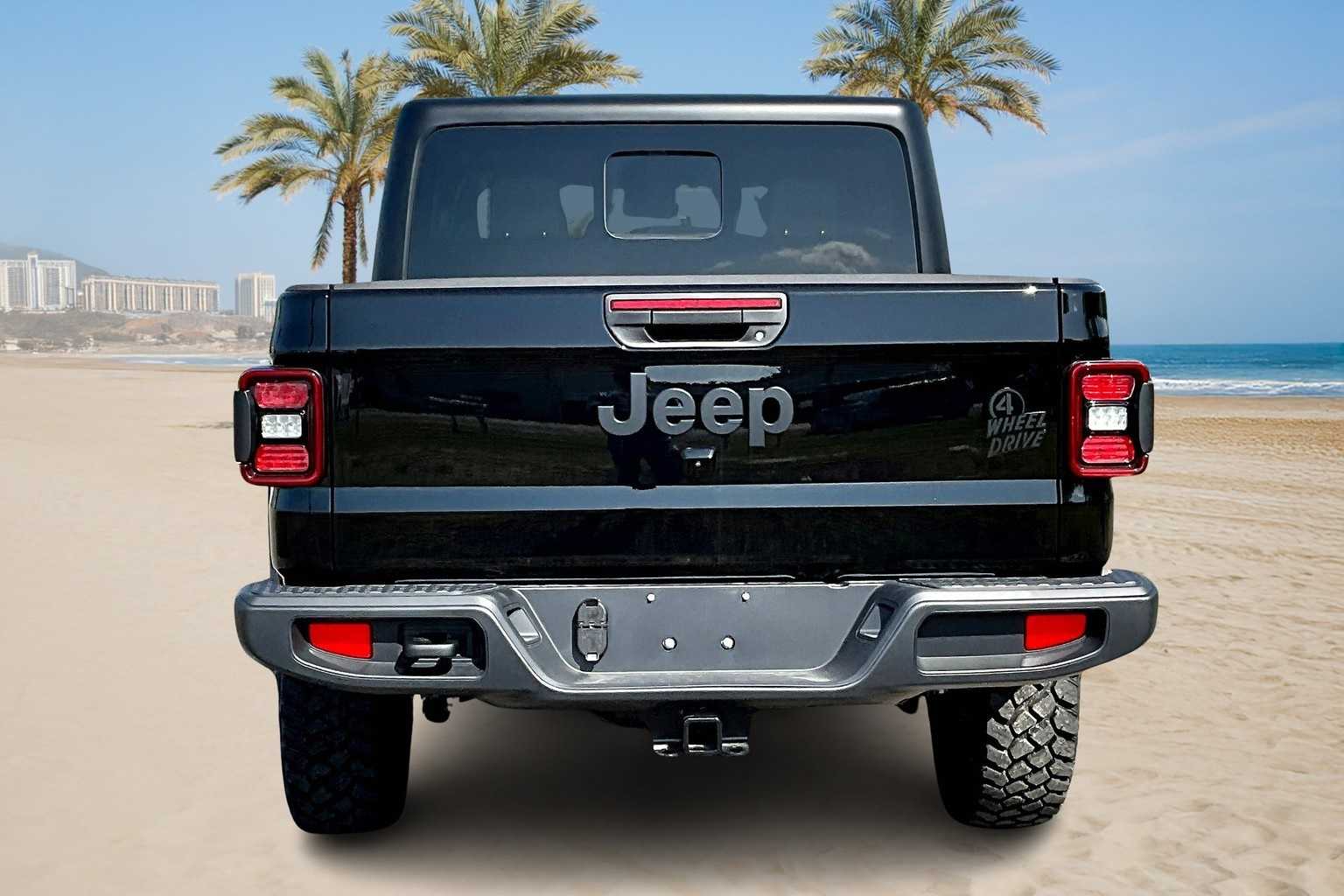 Thumbnail: 2025 Jeep Gladiator - 4
