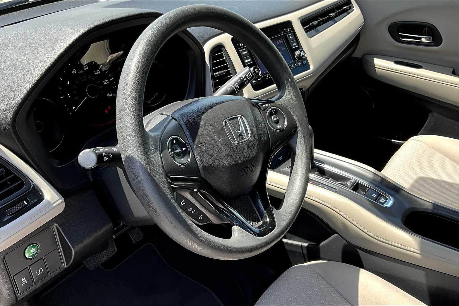 2016 Honda HR-V LX 2