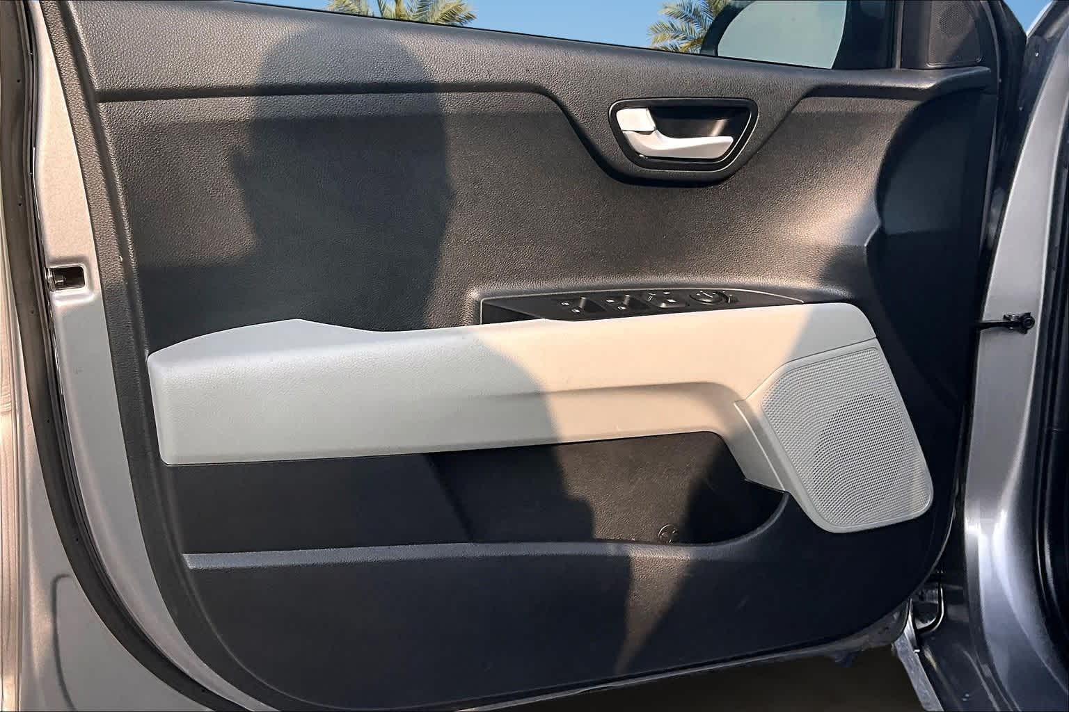 Thumbnail: 2023 Kia Rio - 25