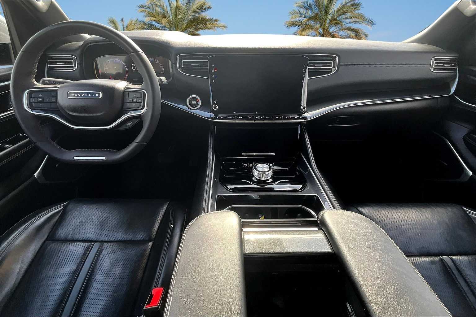 Thumbnail: 2022 Jeep Wagoneer - 10