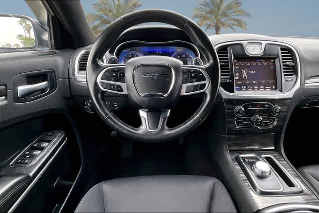 Thumbnail: 2022 Chrysler 300 - 14