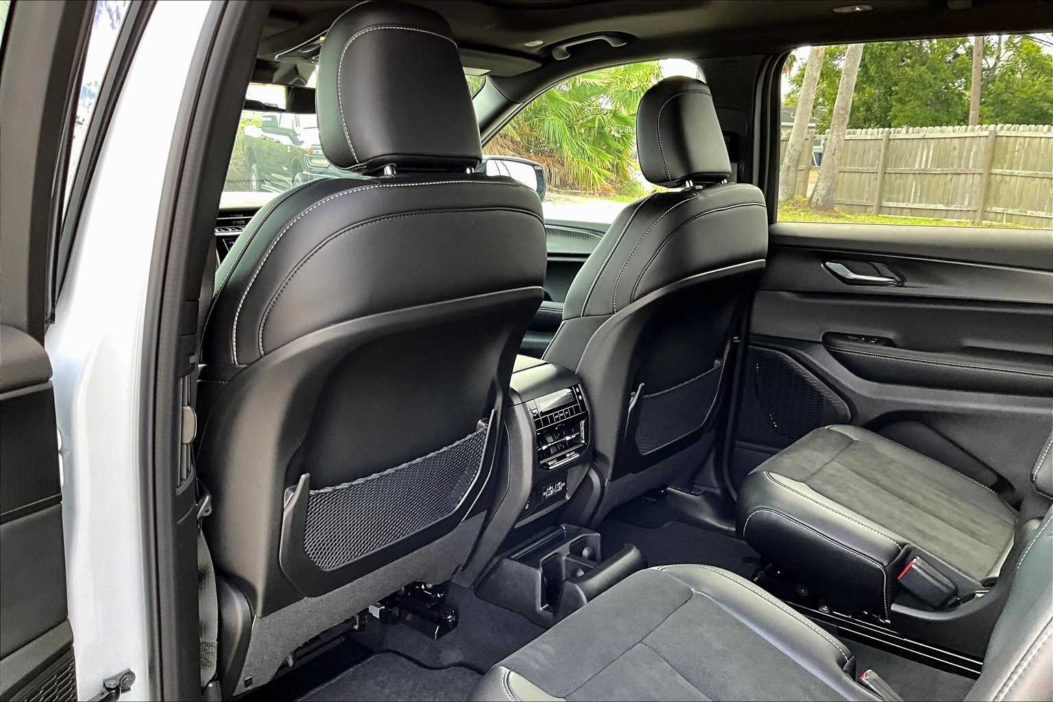 Thumbnail: 2025 Jeep Grand Cherokee - 11