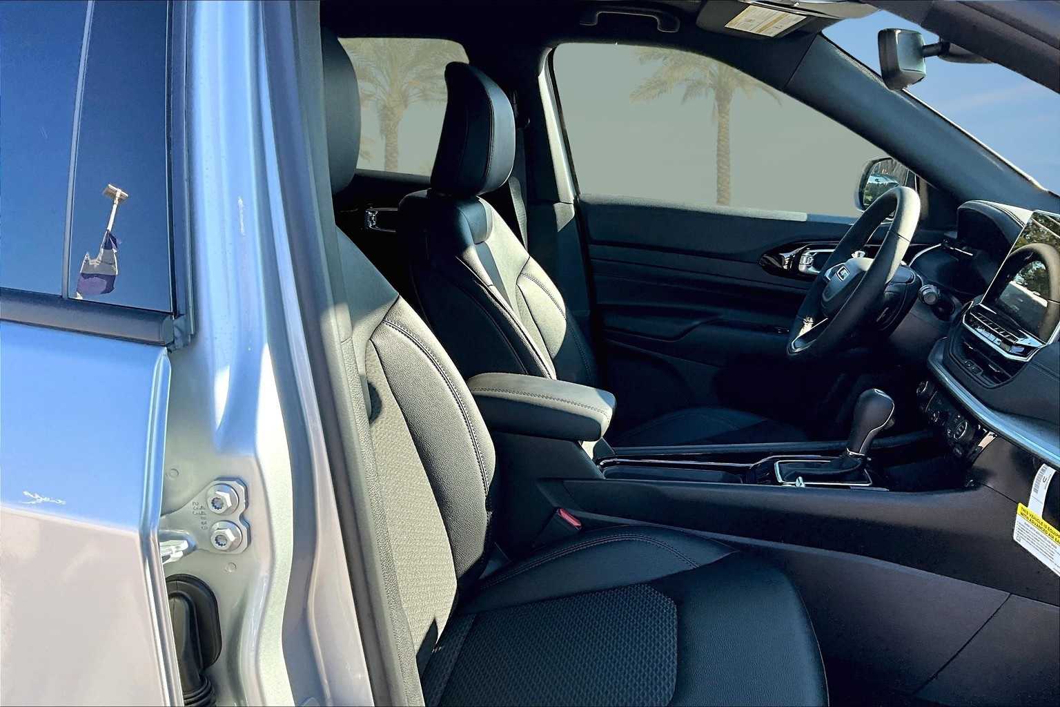 Thumbnail: 2026 Jeep Compass - 13