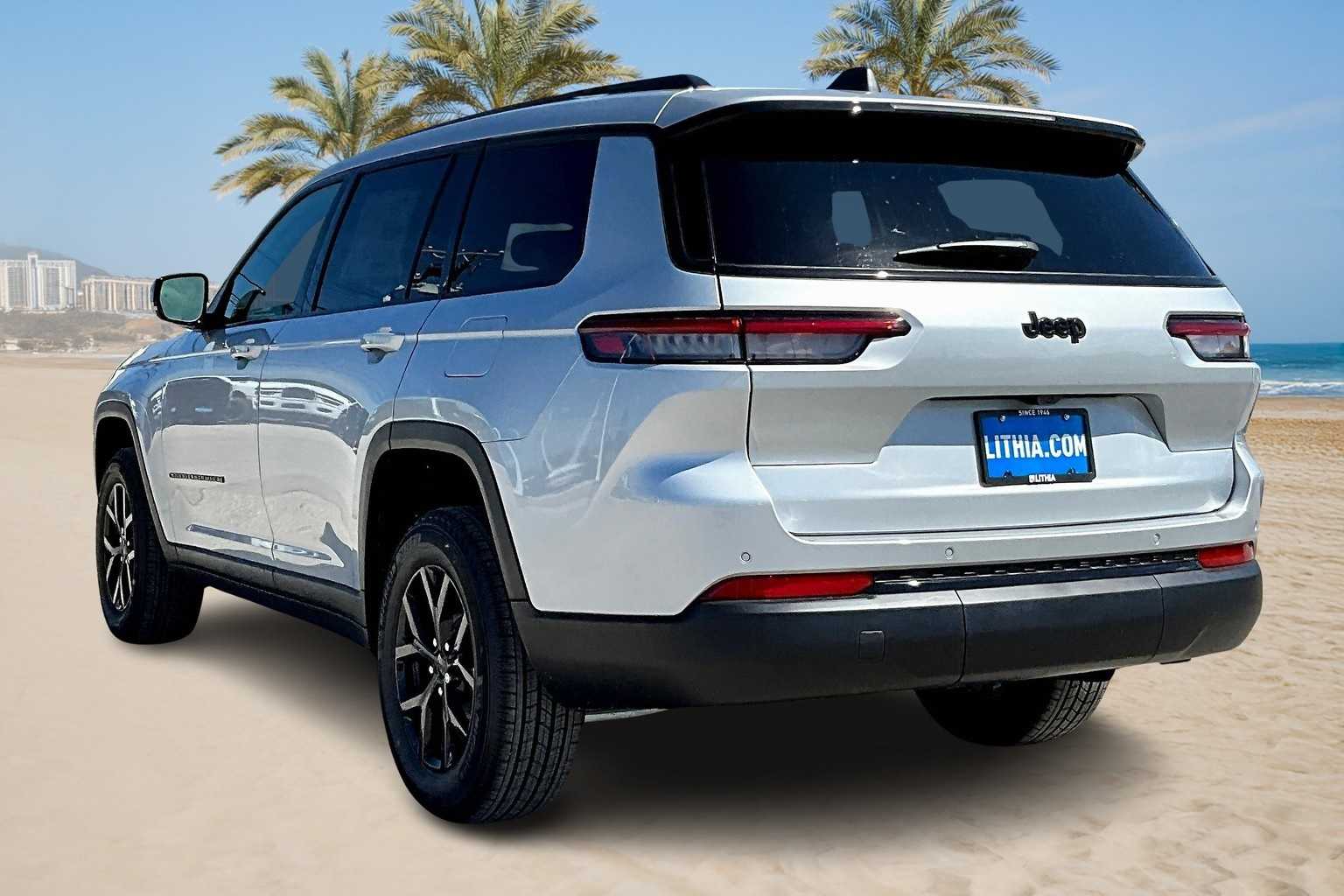 Thumbnail: 2025 Jeep Grand Cherokee - 4