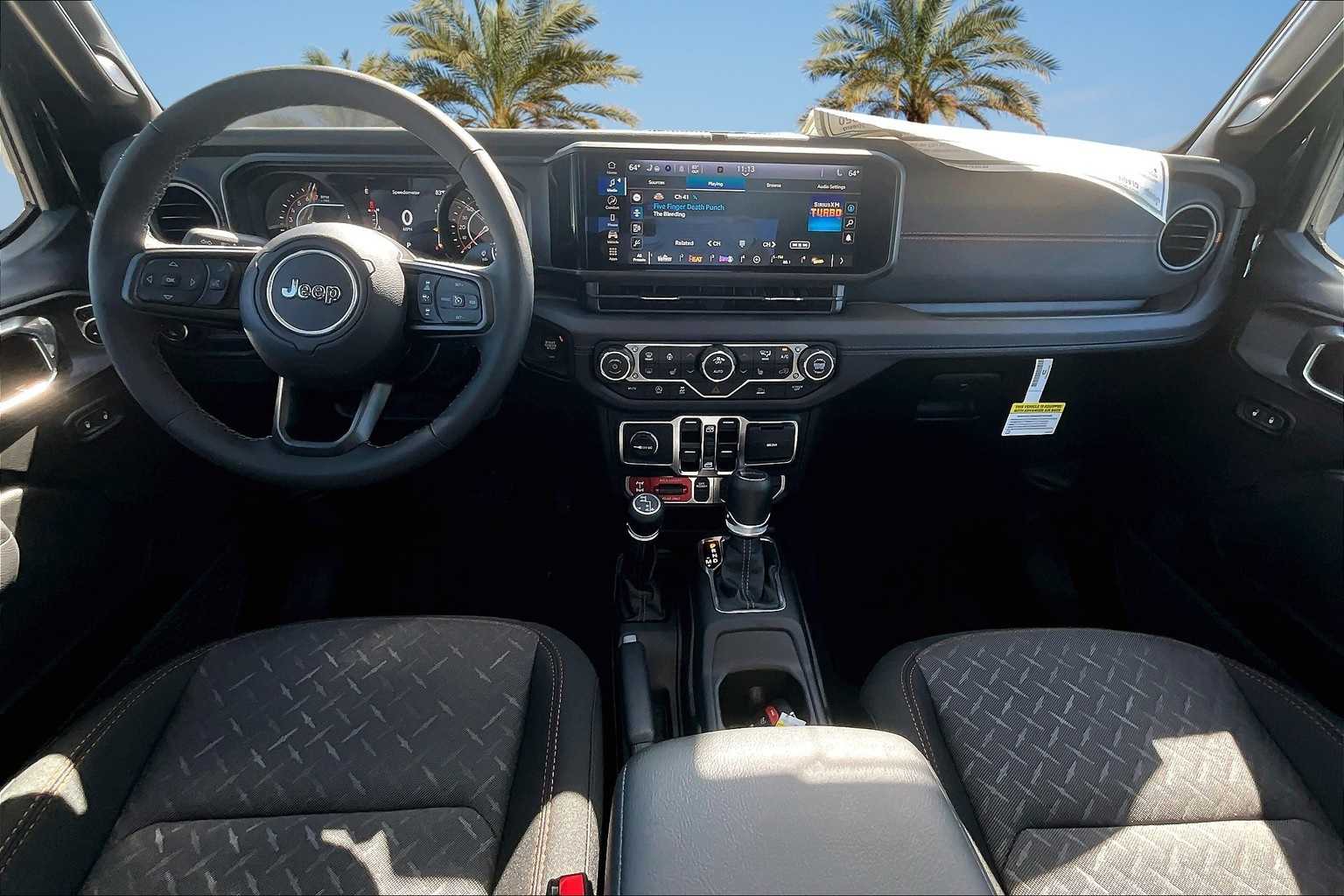 Thumbnail: 2025 Jeep Gladiator - 10