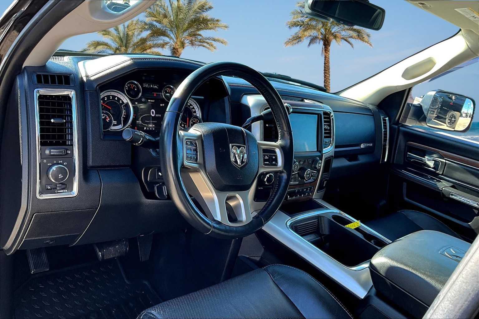 2016 Ram 2500 Laramie photo 2