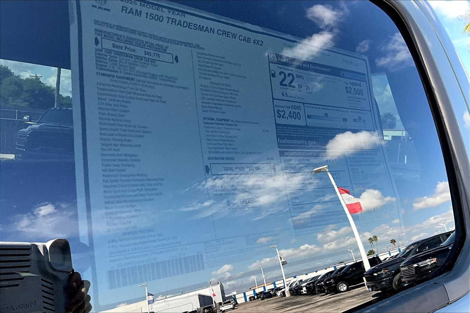 Thumbnail: 2025 RAM 1500 - 22