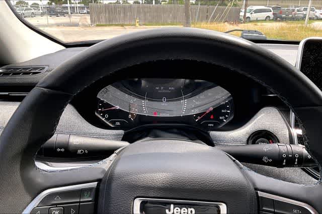 Thumbnail: 2022 Jeep Compass - 18