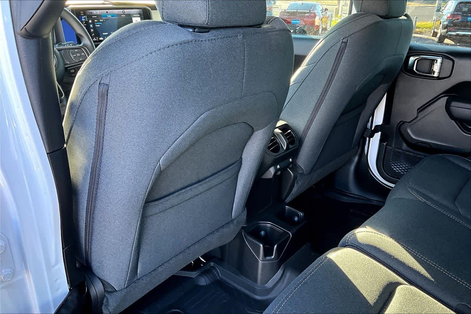 Thumbnail: 2018 Jeep Wrangler - 12