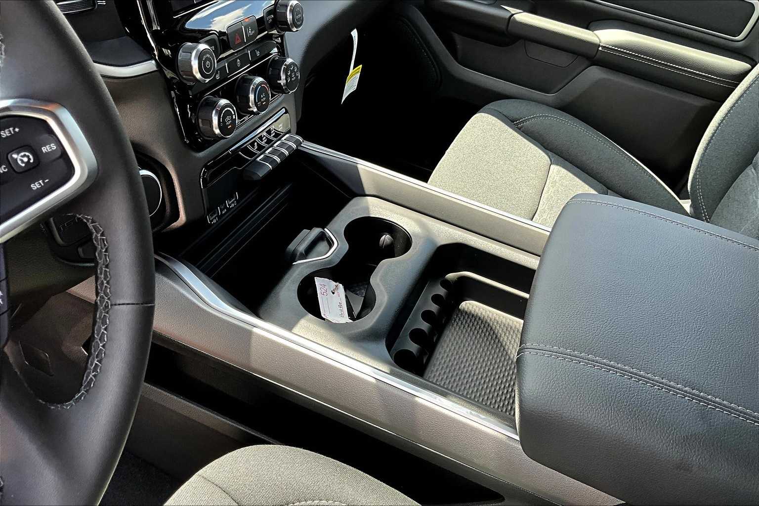 Thumbnail: 2026 RAM 1500 - 17