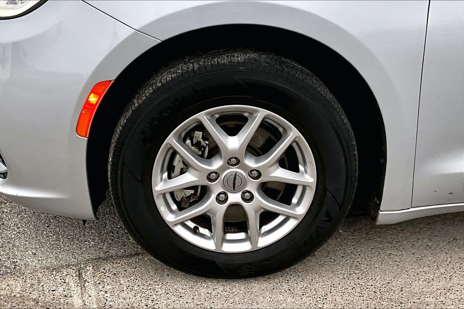 Thumbnail: 2024 Chrysler Pacifica - 33