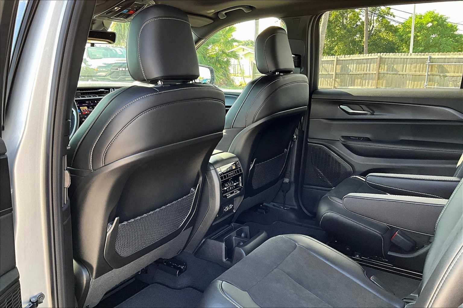 Thumbnail: 2025 Jeep Grand Cherokee - 11