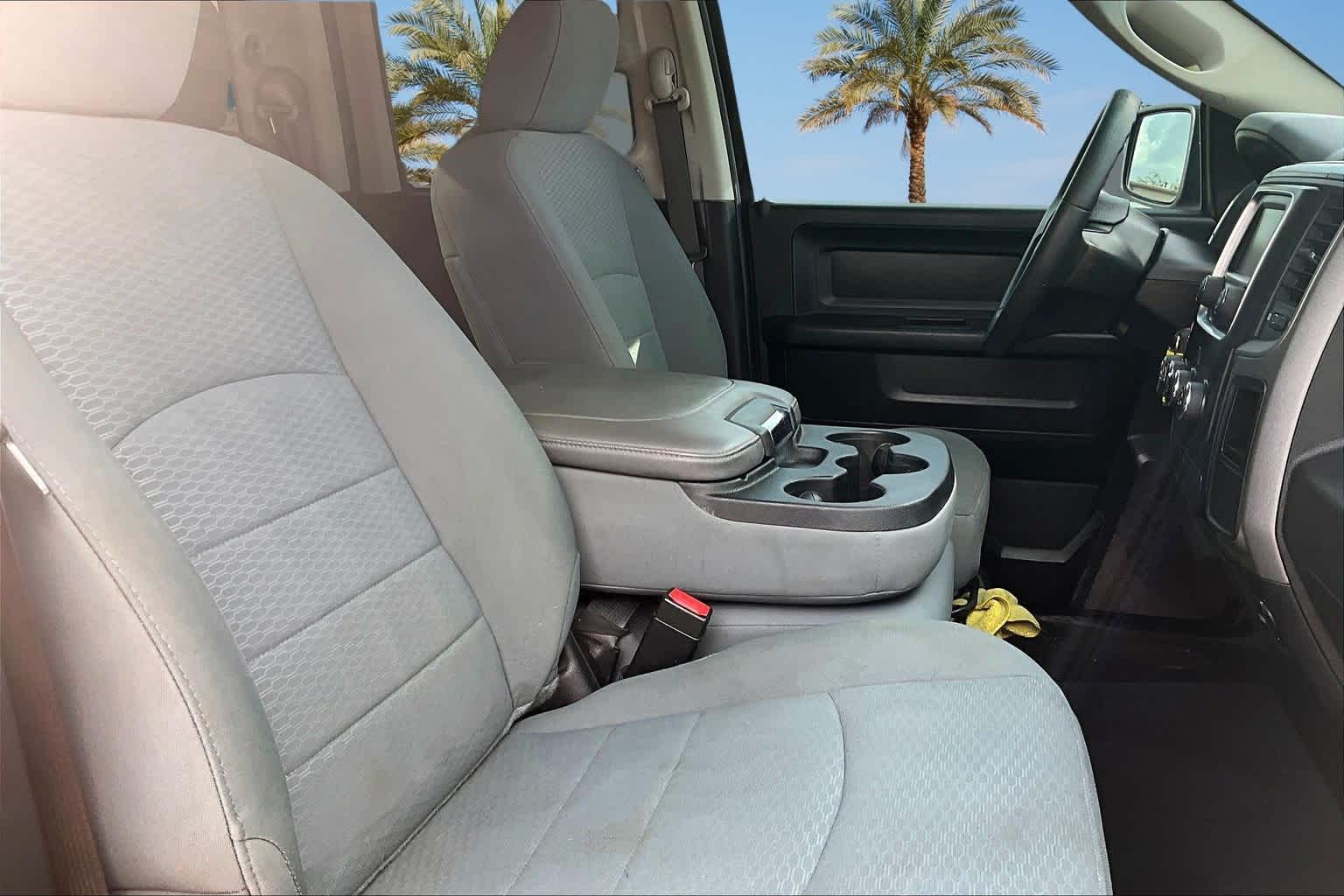 Thumbnail: 2019 RAM 1500 Classic - 13