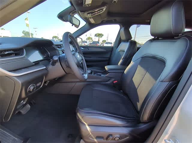 Thumbnail: 2024 Jeep Grand Cherokee - 16