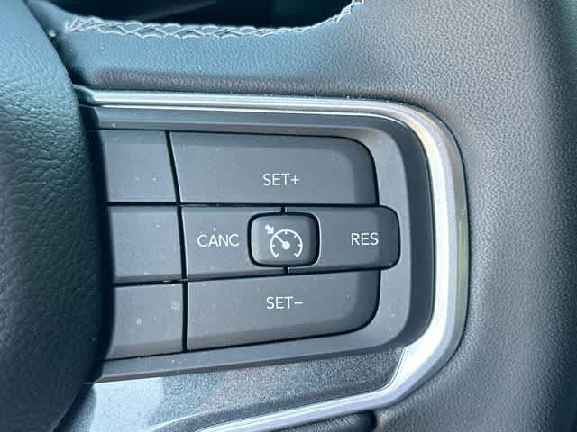 Thumbnail: 2024 Jeep Wagoneer - 25