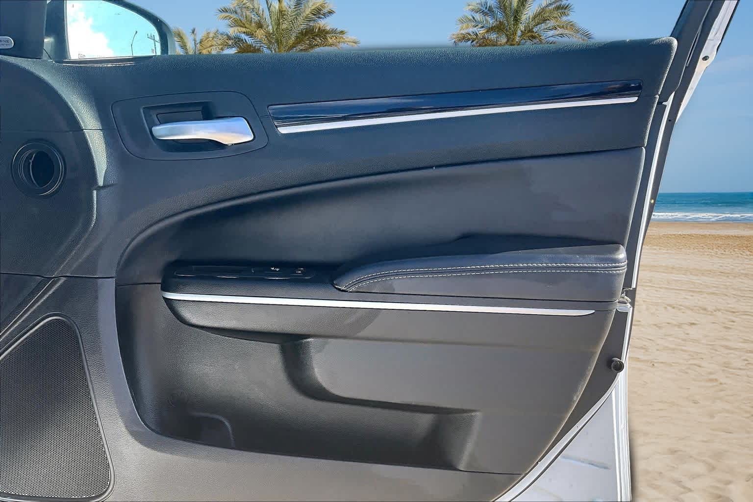 Thumbnail: 2023 Chrysler 300 - 26