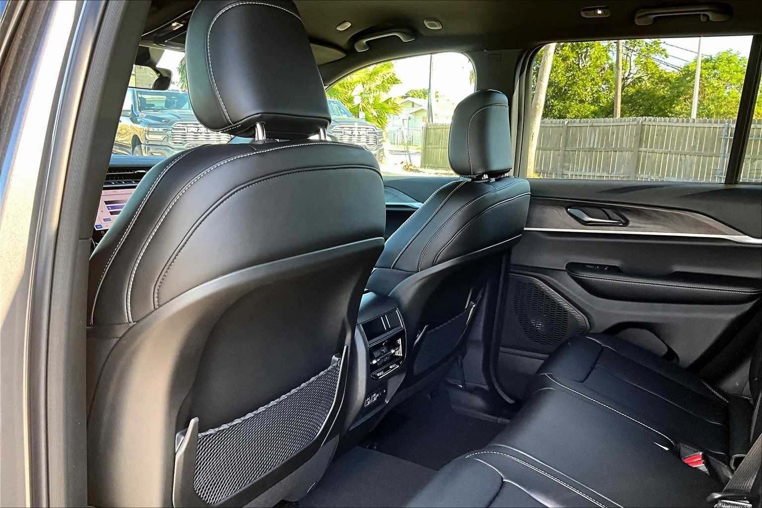 Thumbnail: 2025 Jeep Grand Cherokee - 12