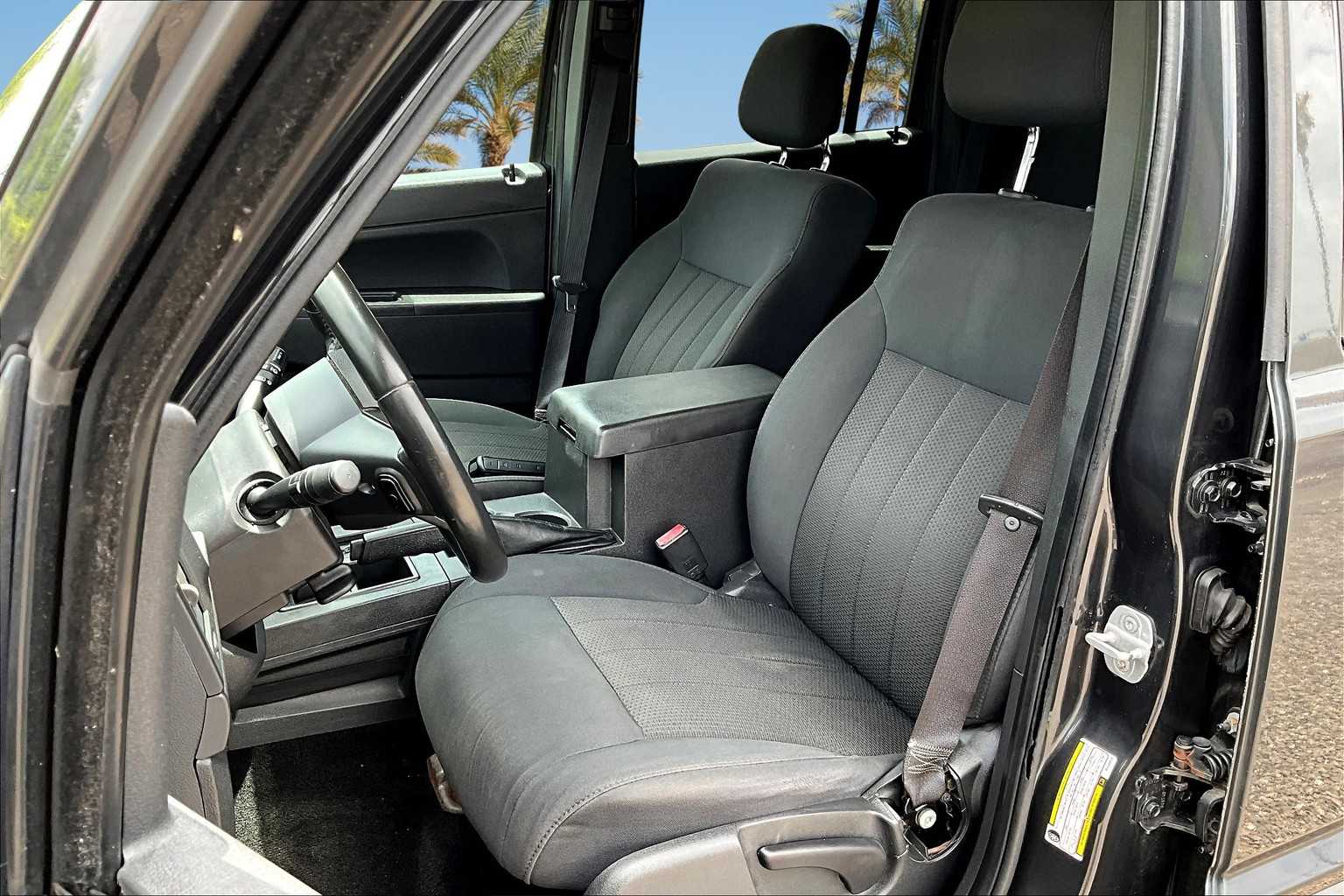 2011 Jeep Liberty Sport 10