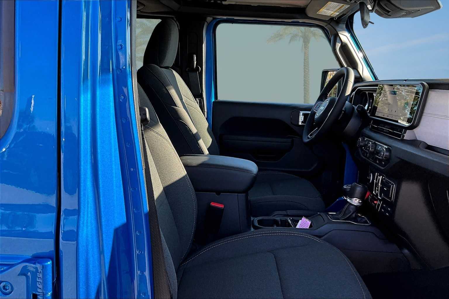 Thumbnail: 2025 Jeep Gladiator - 13