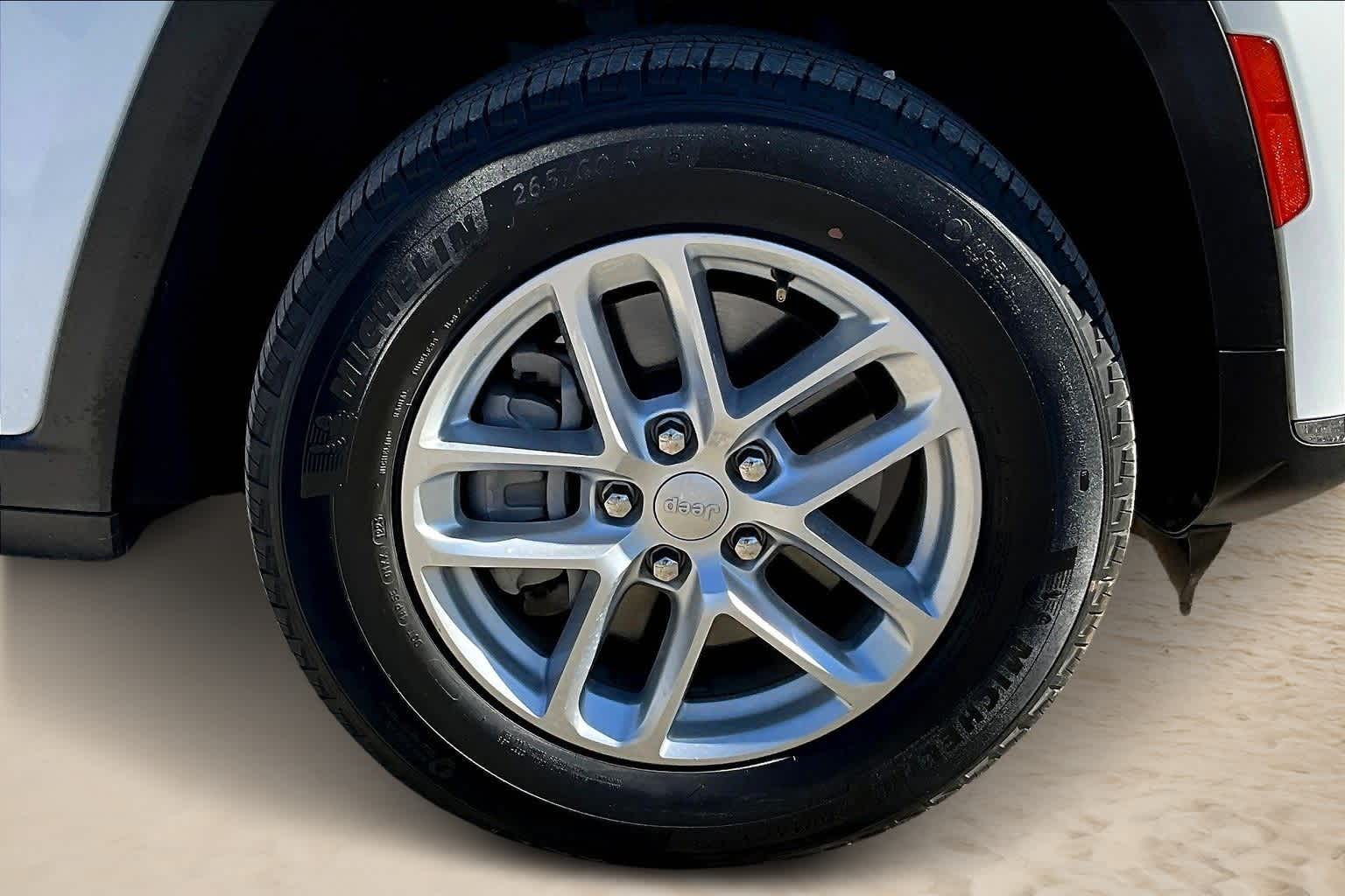 Thumbnail: 2023 Jeep Grand Cherokee - 8