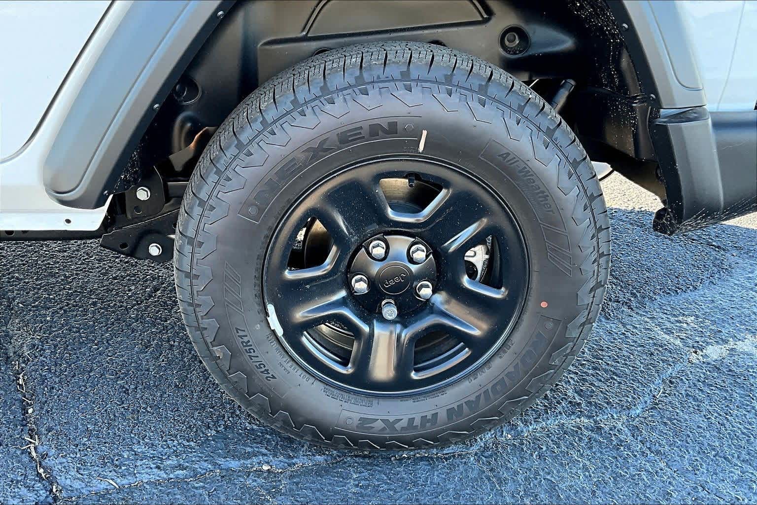 Thumbnail: 2018 Jeep Wrangler - 35