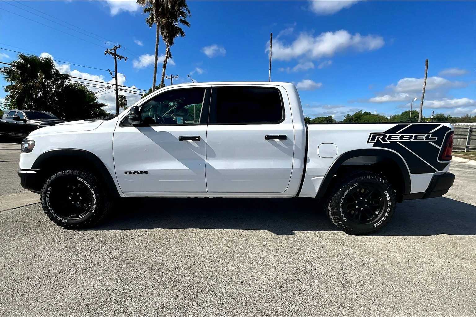 Thumbnail: 2026 RAM 1500 - 3