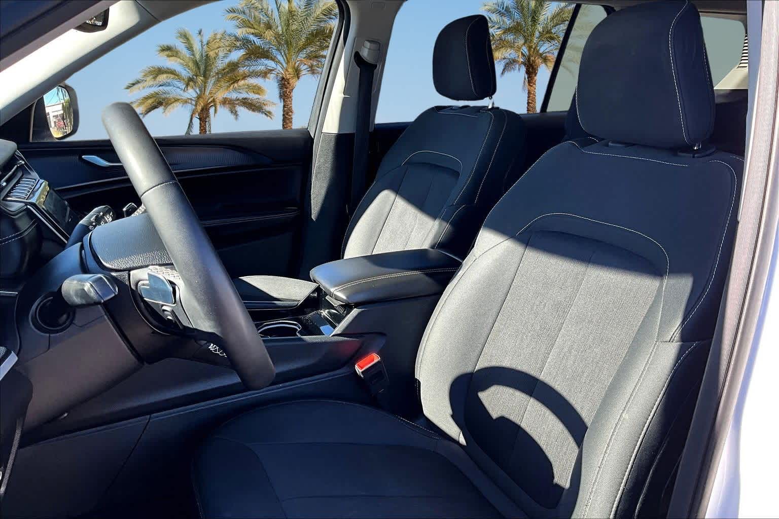 Thumbnail: 2023 Jeep Grand Cherokee - 11