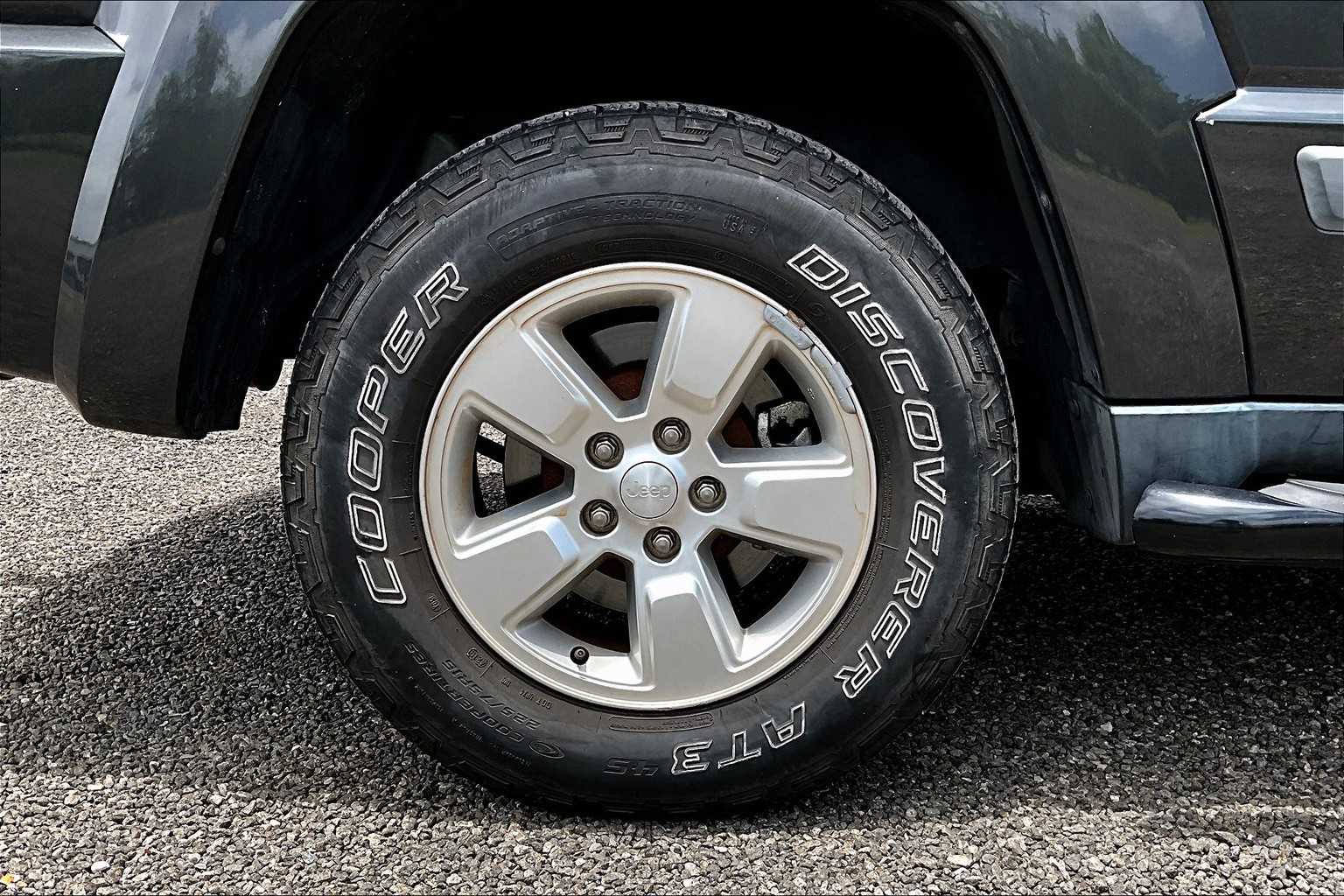 2011 Jeep Liberty Sport 34