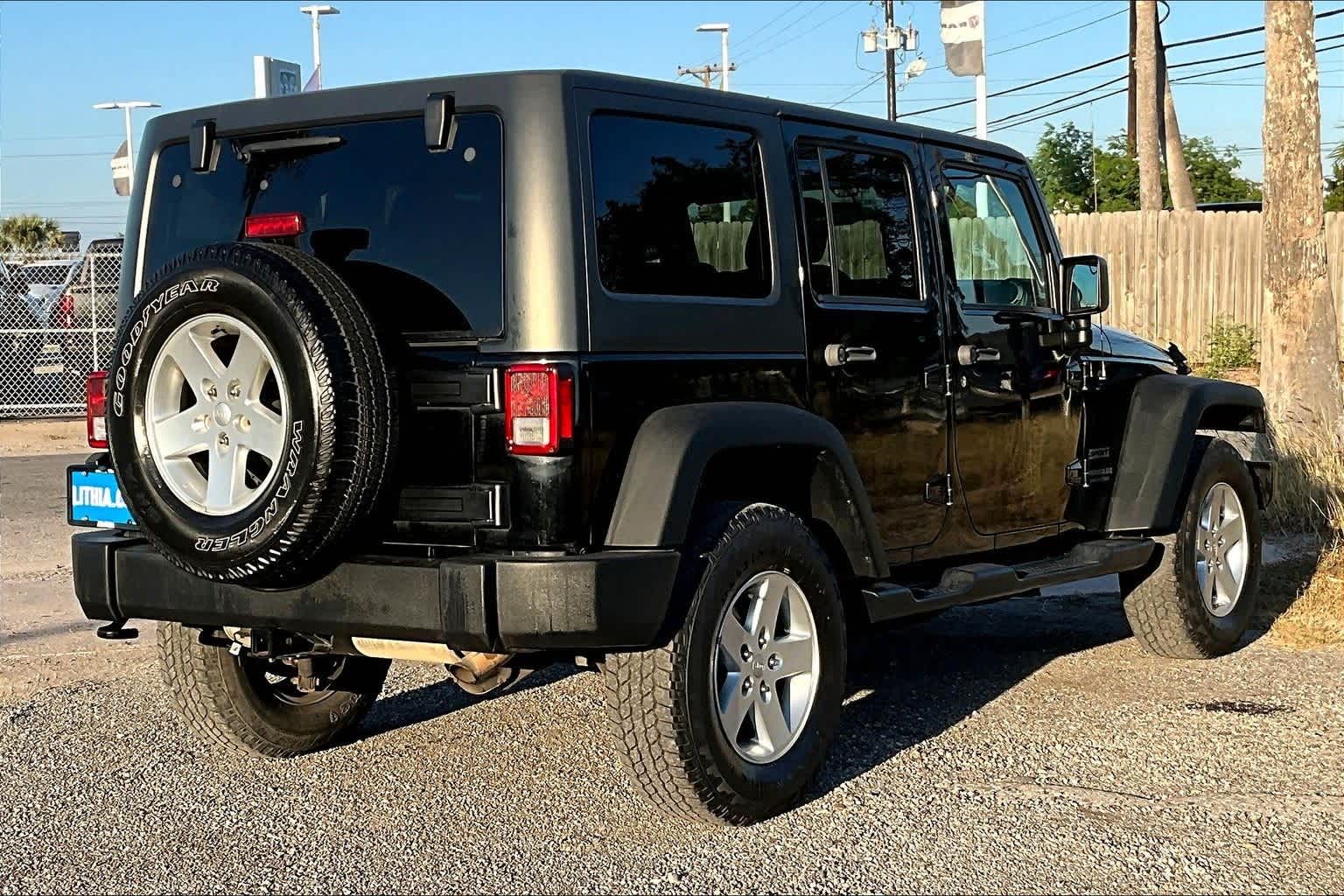 Thumbnail: 2016 Jeep Wrangler - 24