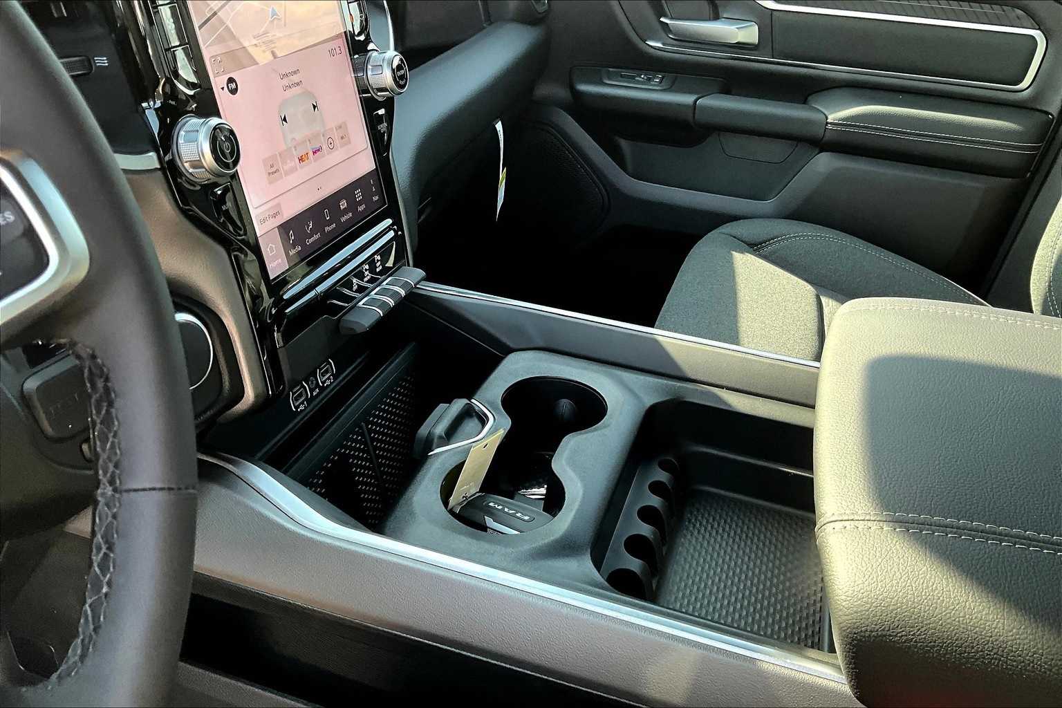 Thumbnail: 2026 RAM 1500 - 17