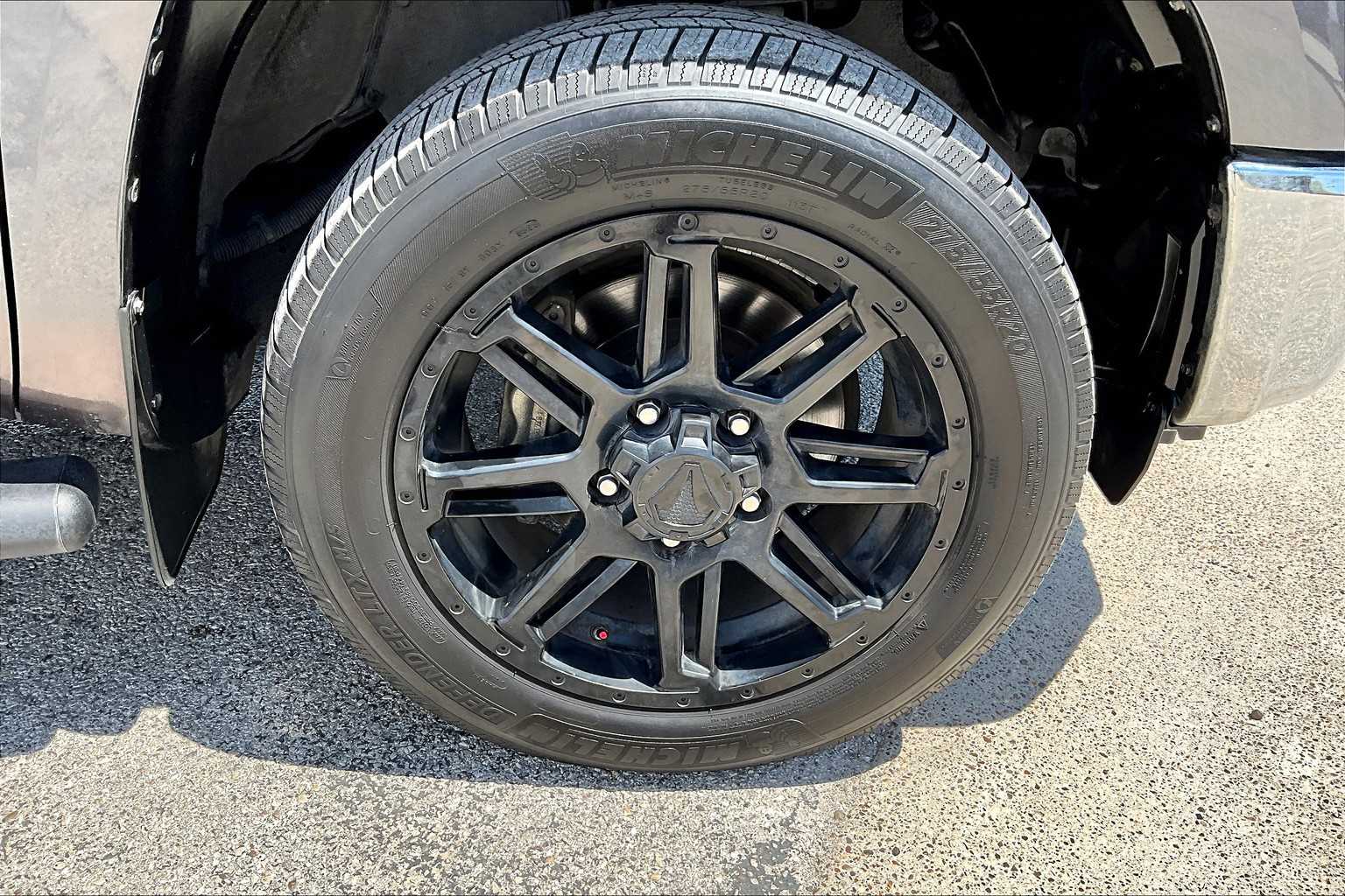 Thumbnail: 2019 Toyota Tundra - 33