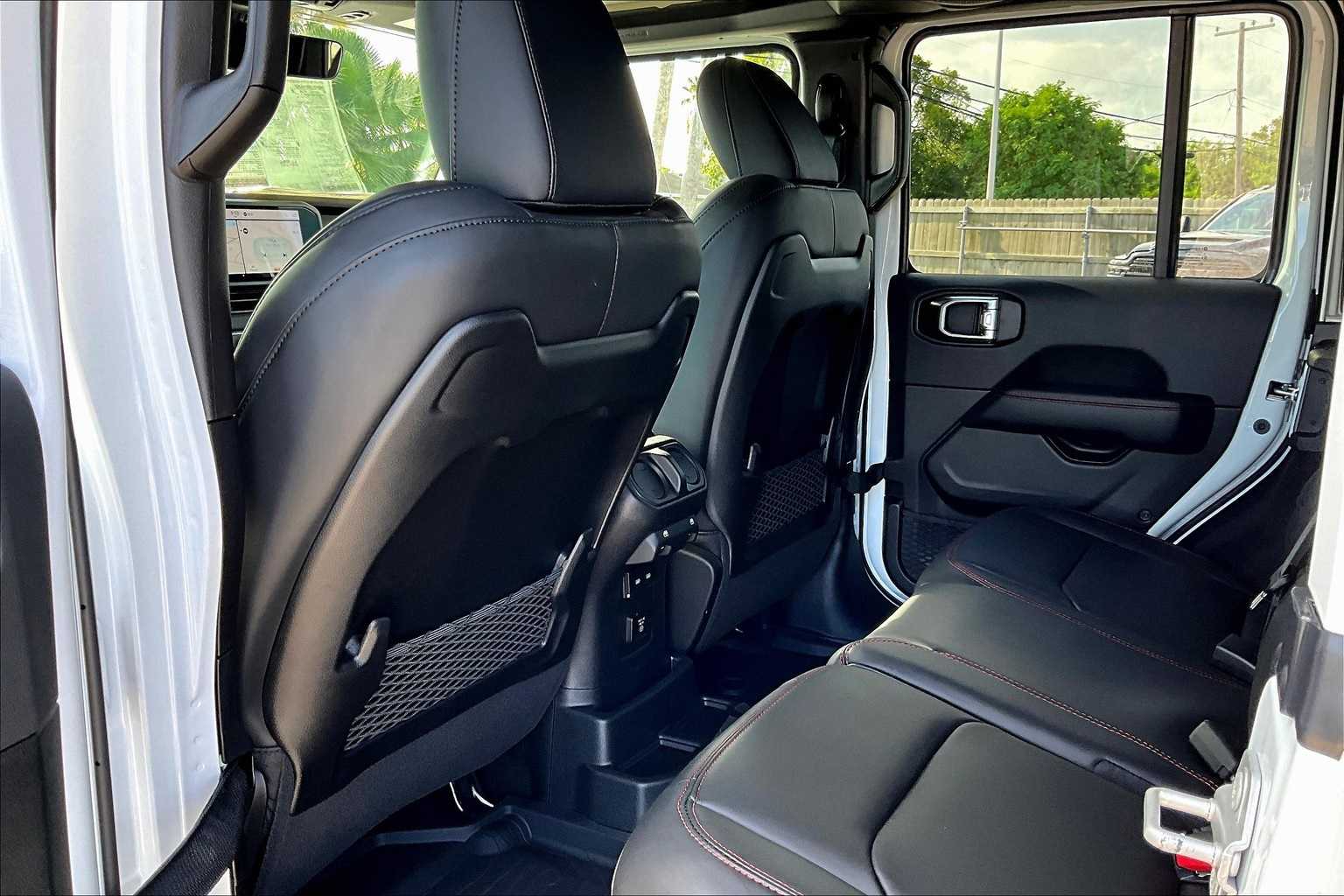 Thumbnail: 2025 Jeep Wrangler - 12