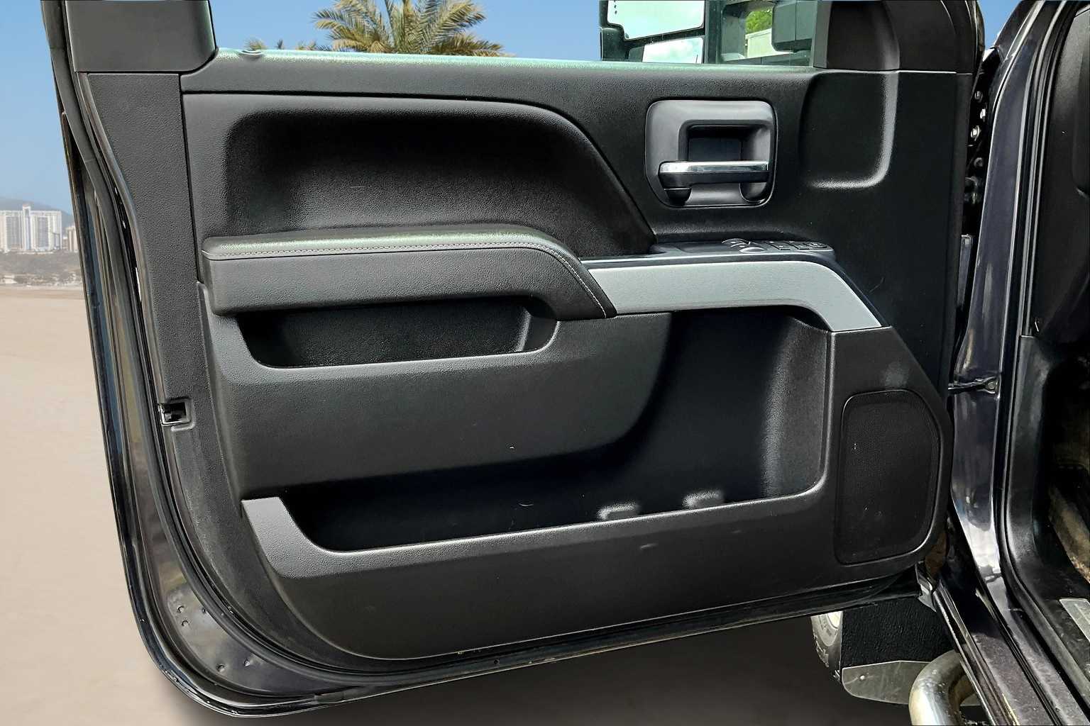 Thumbnail: 2015 Chevrolet Silverado 3500 - 24