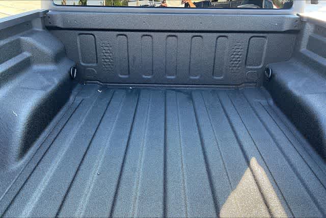 Thumbnail: 2025 Jeep Gladiator - 17