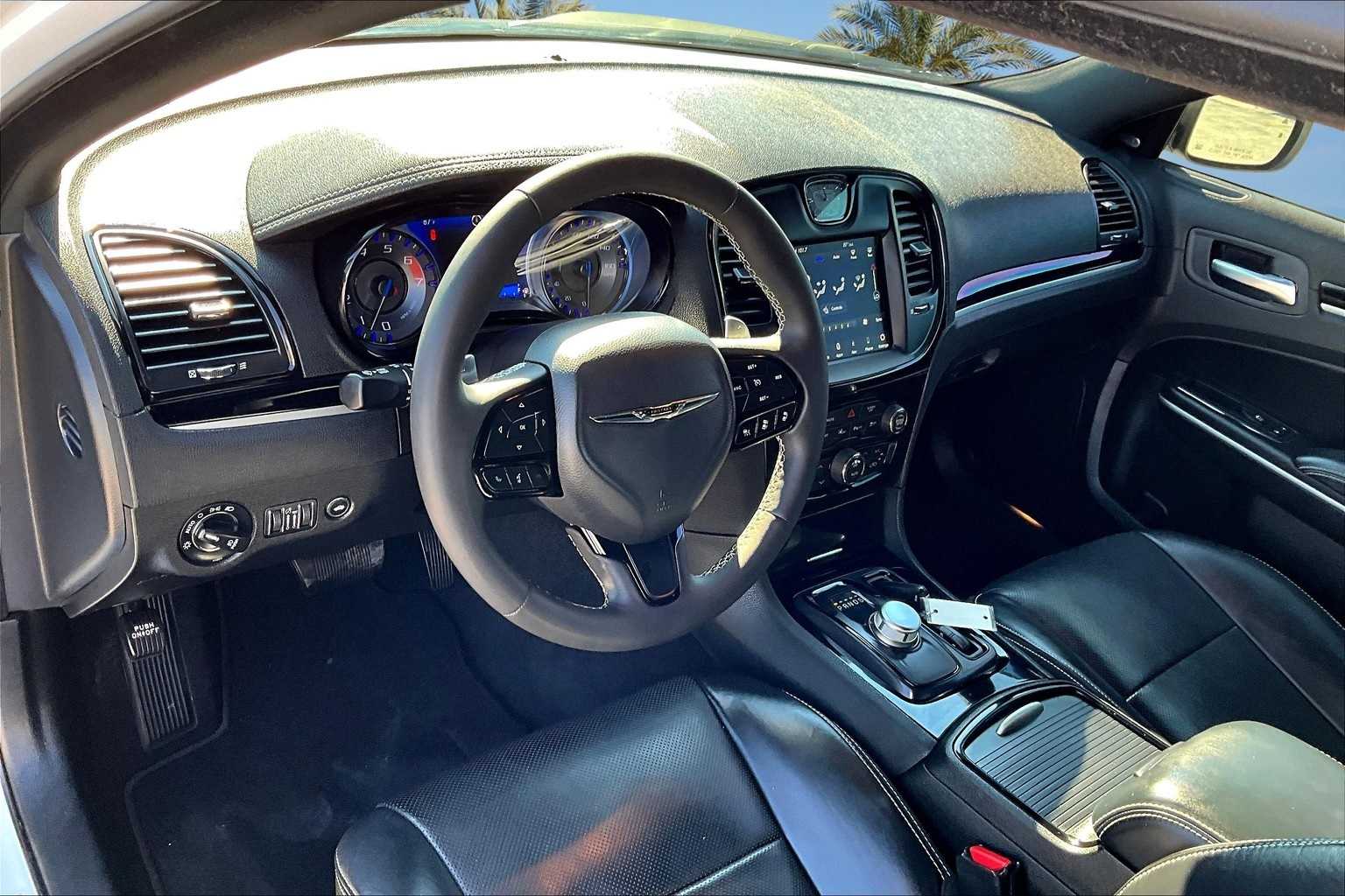 Thumbnail: 2023 Chrysler 300 - 2