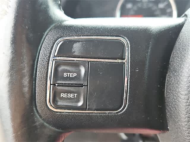 Thumbnail: 2015 Jeep Wrangler - 21